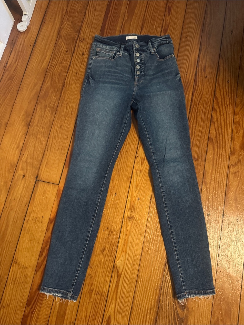 Good American Skinny Button-Fly Jeans in Dark Blue